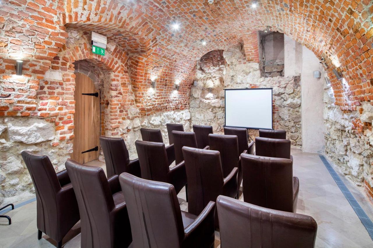 Hotel Unicus Old Town 4*