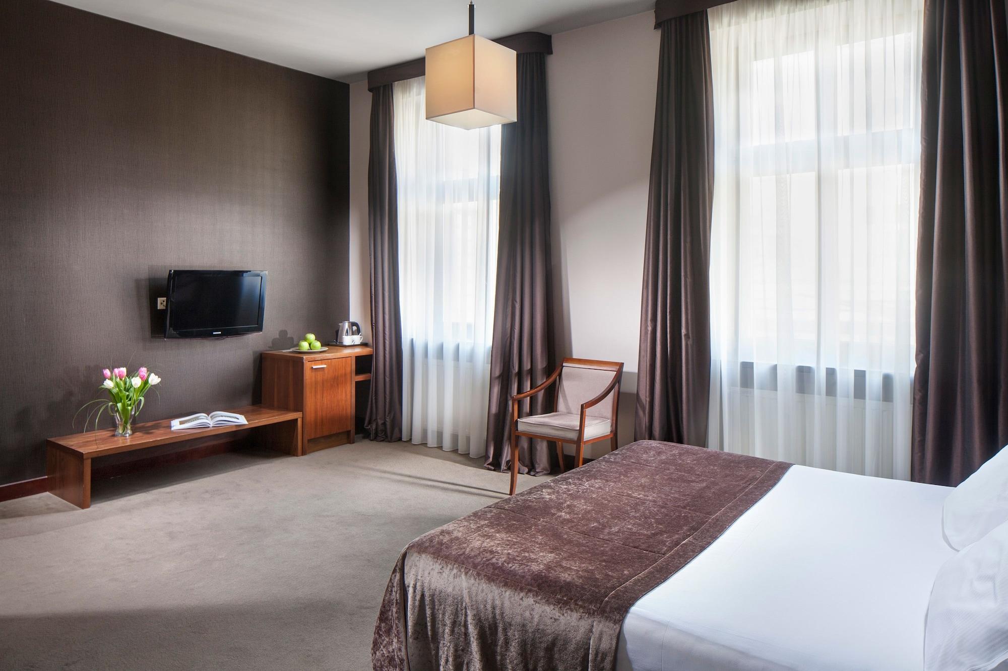 Unicus Old Town Hotel 4*