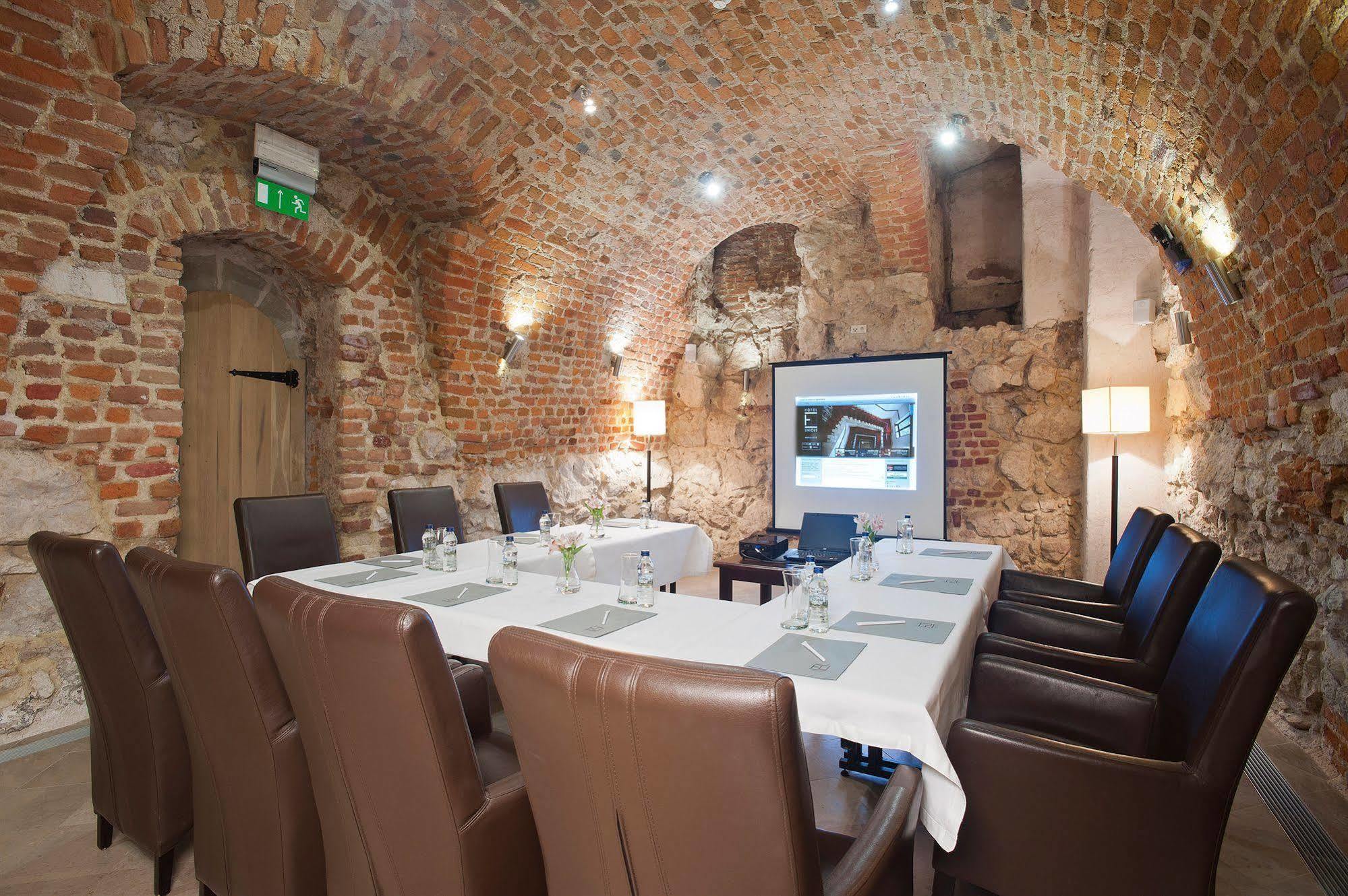 Unicus Old Town 4*